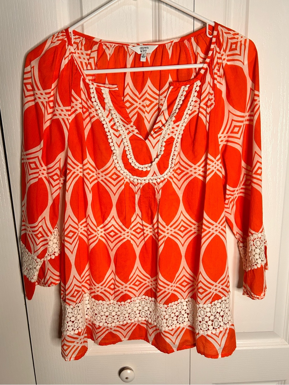 Crown & Ivy Orange & White Geo Print Crochet Detail‎ Peasant Blouse Size M